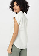 Sleeveless blouse made from organic cotton with linen