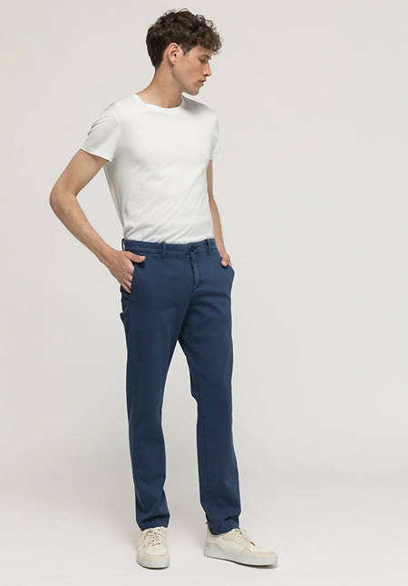 Basic fit chinos made of organic cotton