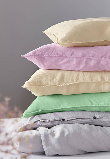 Bed linen in a set made from pure organic linen