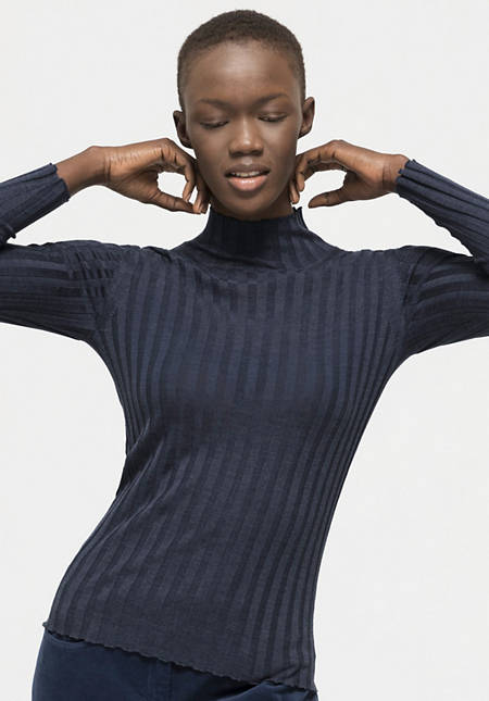 BetterRecycling turtleneck sweater made from pure silk