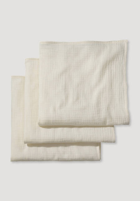Burp cloth made of pure organic cotton in a set of 3