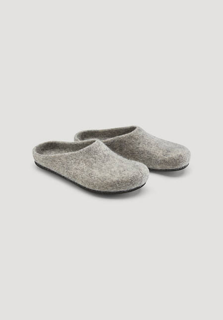 Felt slippers made from Gotland sheep's wool