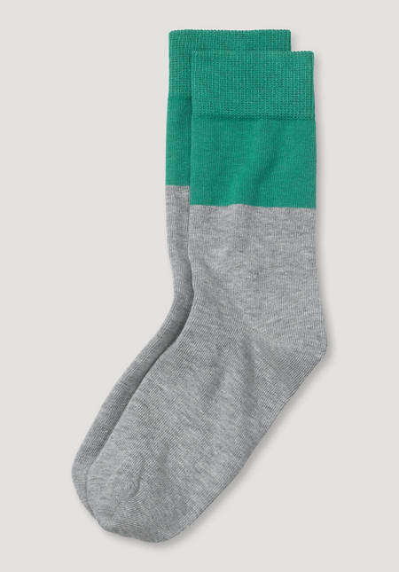 Fine-knit socks made from organic cotton