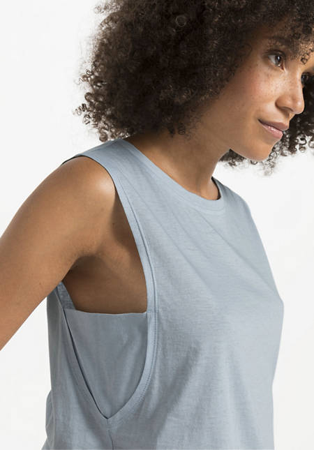 Functional top made from pure organic cotton