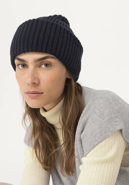 Hat made from pure organic lambswool