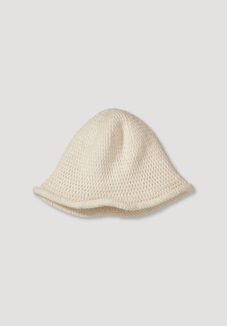 Knitted hat Betterrecycling made from organic cotton with kapok