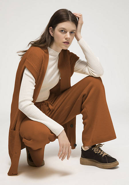 Knitted pants made of organic cotton and organic new wool