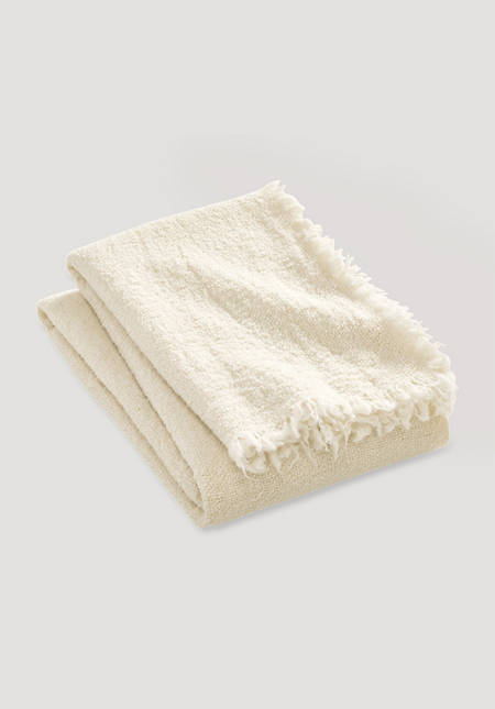 Limited by Nature bouclé blanket Mava made of pure new wool