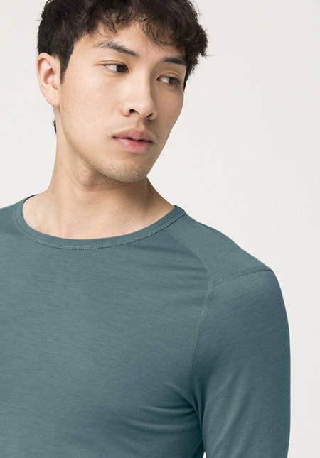 Long-sleeved shirt made of organic merino wool