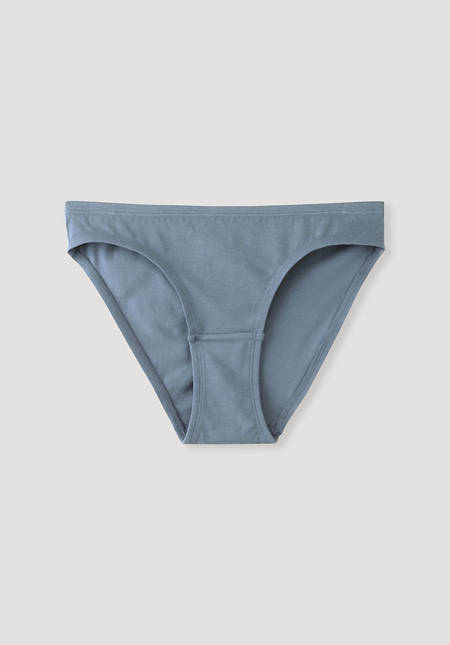 Low-cut briefs made from organic cotton and TENCEL™Modal