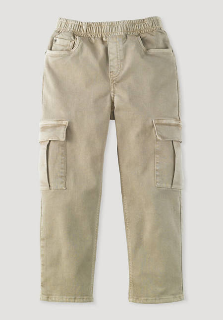 Mineral-dyed cargo jeans made from pure organic cotton