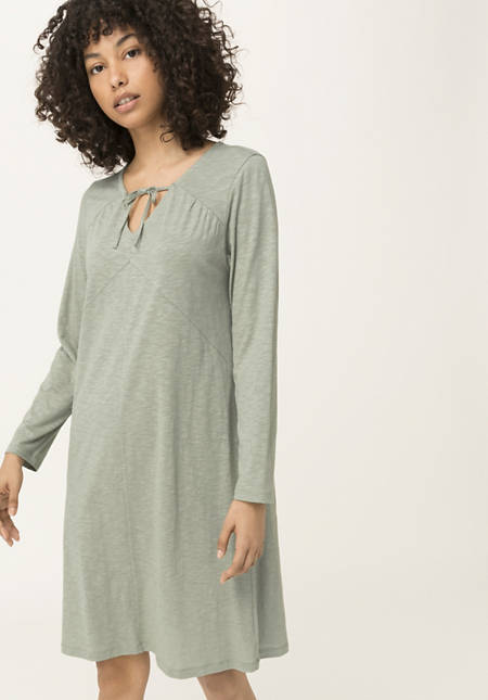 Organic cotton nightgown with kapok