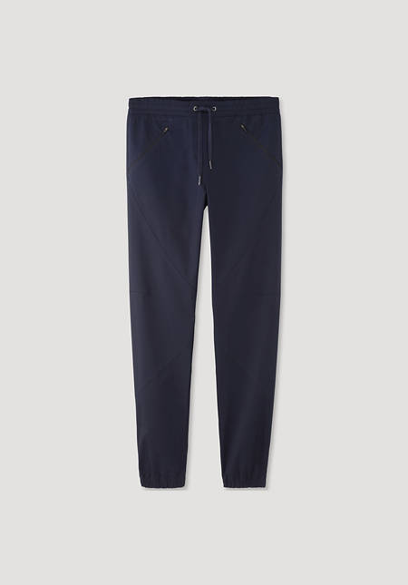 Outdoor jogging pants made of organic cotton