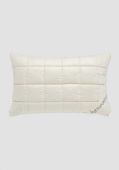Pillow with organic virgin wool balls