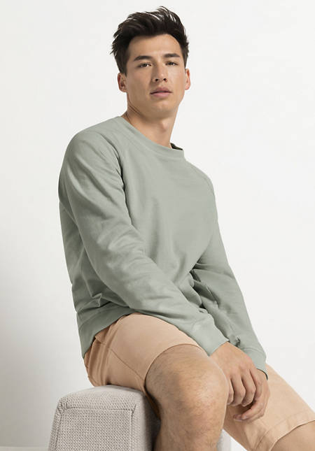 Plant-dyed organic cotton sweatshirt with kapok