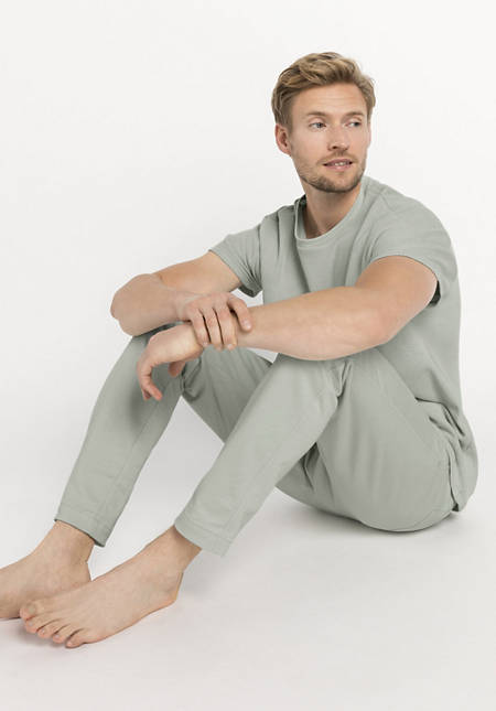 Plant-dyed sweatpants made from organic cotton with kapok