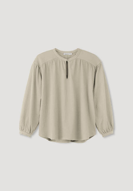 Shirt made from organic cotton