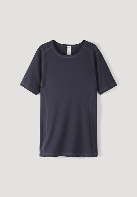Short-sleeved shirt made of organic merino wool