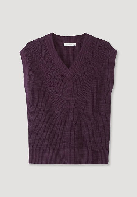 Sleeveless sweater made of linen with organic cotton