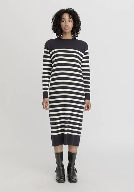 Strickkleid Streifen Midi Relaxed aus reiner Bio-Baumwolle und weicher Schurwolle