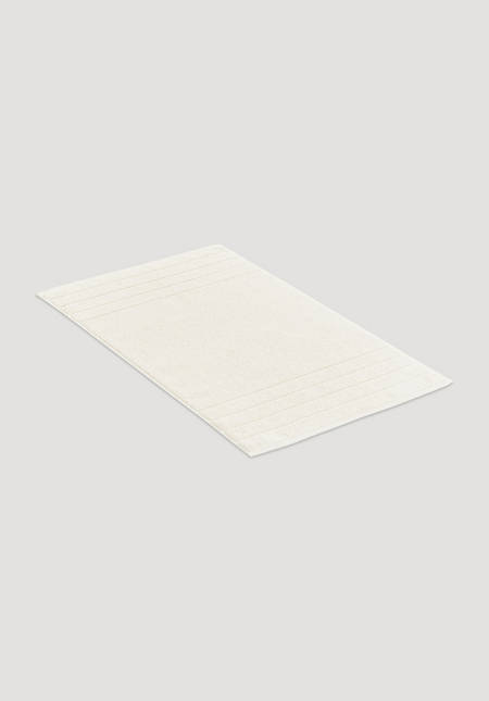 Terry cloth bath mat made from pure organic cotton