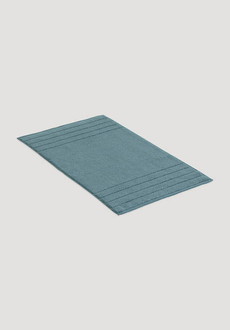 Terry cloth bath mat made from pure organic cotton