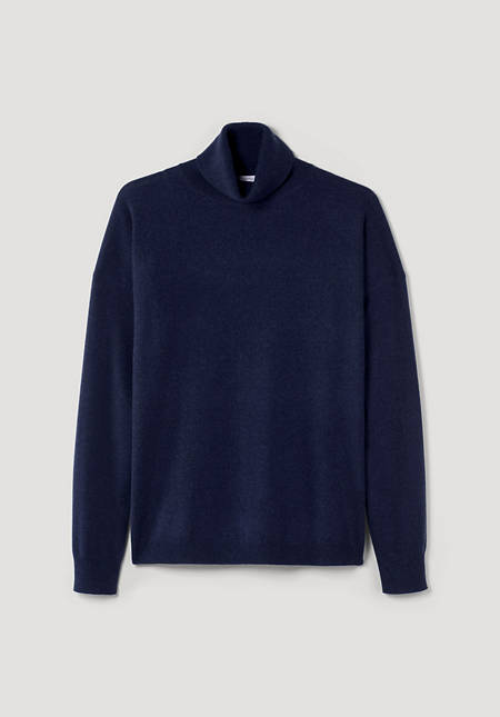 Turtleneck sweater made of organic new wool with cashmere