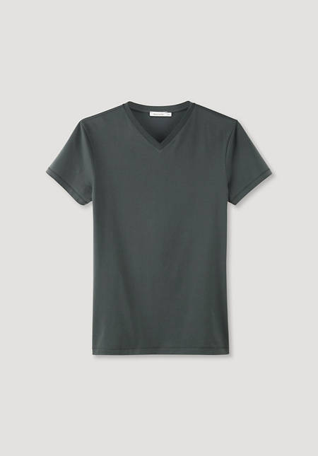 V-shirt made from pure organic cotton