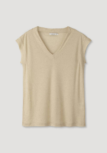 V-shirt made of organic cotton with silk and linen