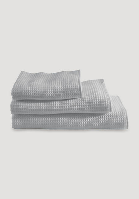 Waffle piqué towel made from pure organic cotton