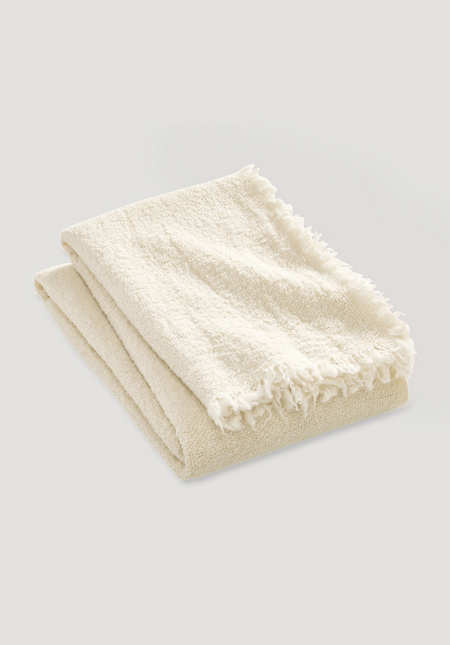 Limited by Nature bouclé blanket Mava made of pure new wool