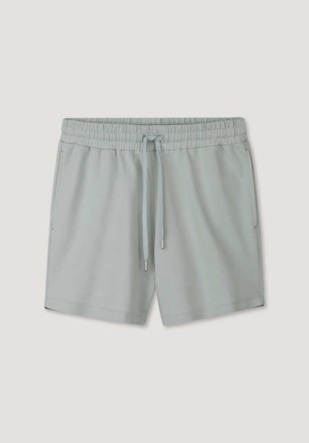 Plant-dyed shorts made from organic cotton with kapok