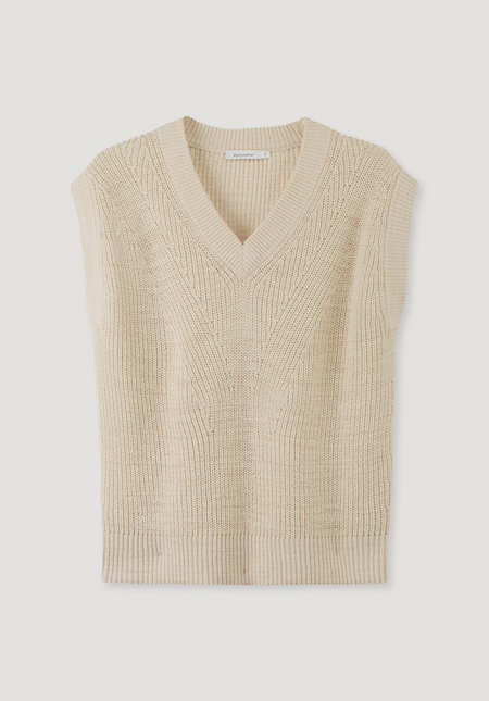 Sleeveless sweater made of linen with organic cotton